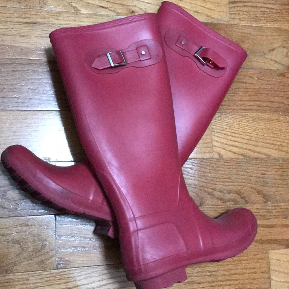 💫 Red Rainboots
